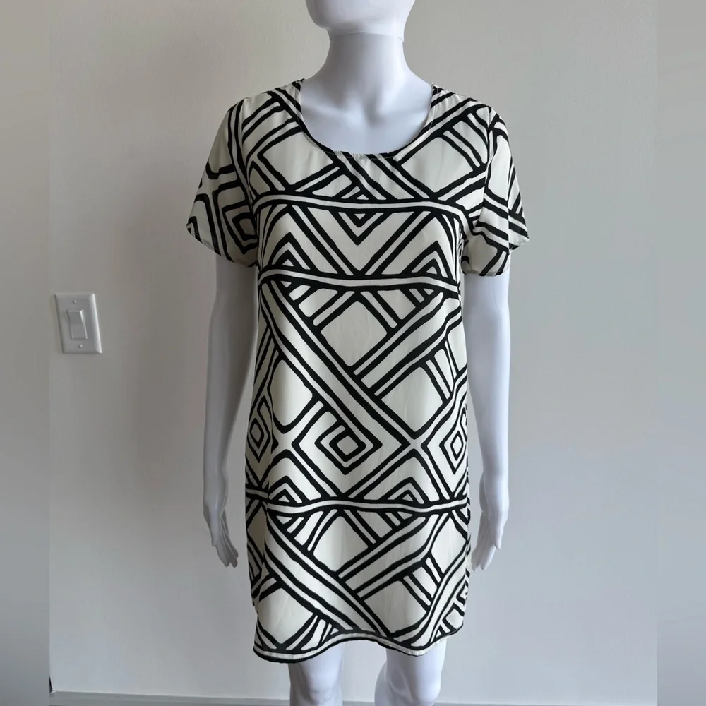 Black and White Geometric Pattern Dress